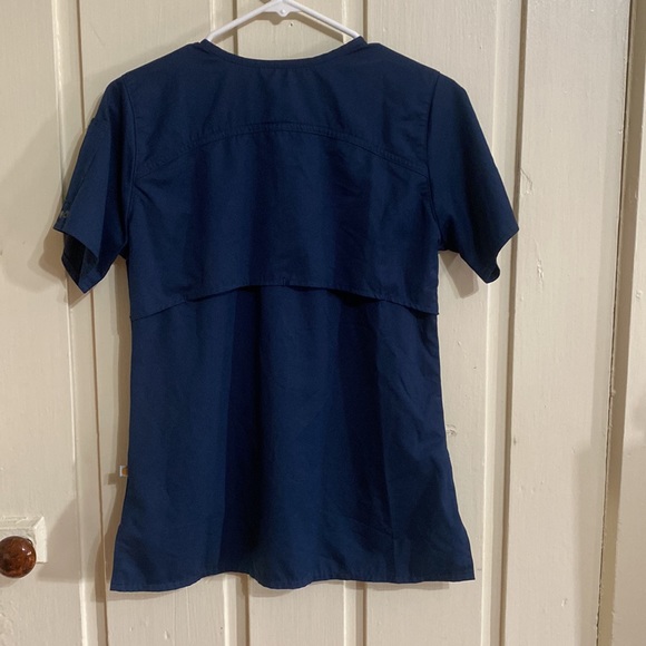 Carhartt Scrub Top - Picture 4 of 5